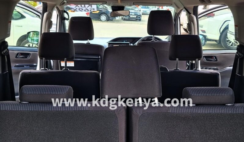 
TOYOTA NOAH  2WD ( X GRADE/ 7 SAETER ) full									