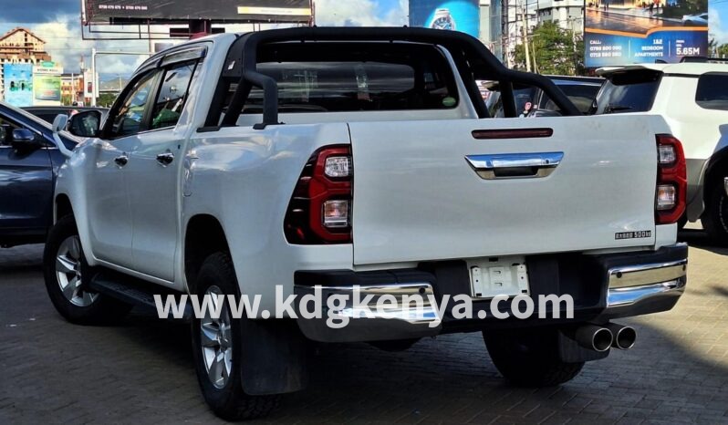 
								TOYOTA HILLUX PICK UP ( GRADE Z 4WD DIESEL ) full									