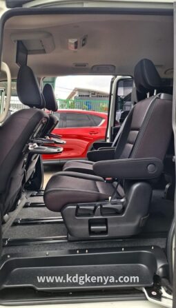 
NISSAN SERENA  FF ( E- POWER HIGHWAY STAR V ) full									