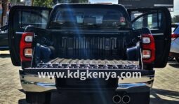 
TOYOTA HILLUX PICK UP PART4WD DIESEL ( XGRADE ) full									
