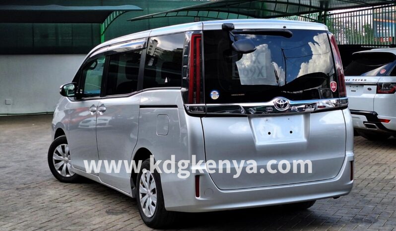 
TOYOTA NOAH  2WD ( X GRADE/ 7 SAETER ) full									