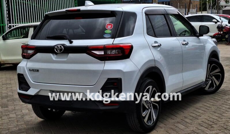 
TOYOTA RAIZE FF ( X GRADE ) full									