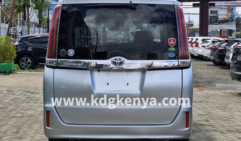 
								TOYOTA NOAH FF ( HYBRID- 7 SEATER ) full									