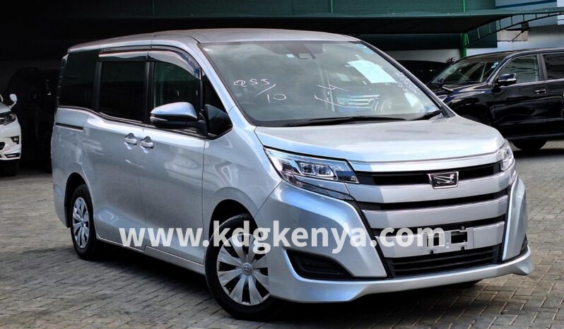 
TOYOTA NOAH  2WD ( X GRADE/ 7 SAETER ) full									