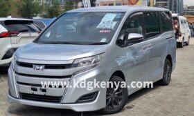 TOYOTA NOAH FF ( HYBRID- 7 SEATER )