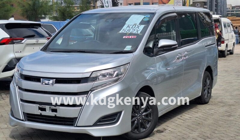 
								TOYOTA NOAH FF ( HYBRID- 7 SEATER ) full									