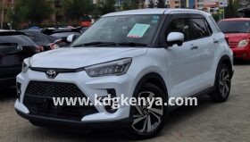 TOYOTA RAIZE FF ( X GRADE )