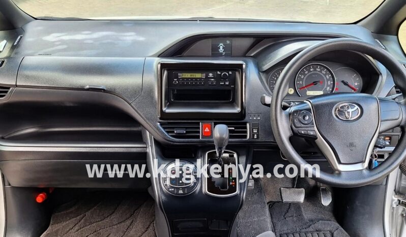 
TOYOTA NOAH  2WD ( X GRADE/ 7 SAETER ) full									