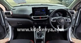 TOYOTA RAIZE FF ( X GRADE )