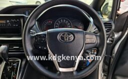 TOYOTA NOAH  2WD ( X GRADE/ 7 SAETER )