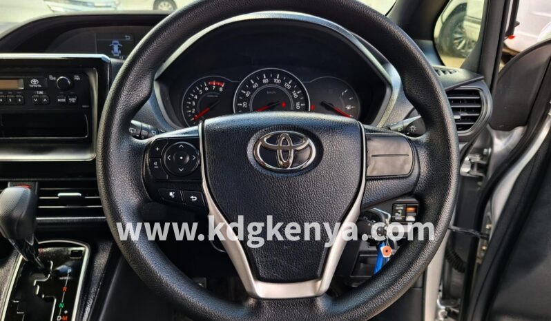 
TOYOTA NOAH  2WD ( X GRADE/ 7 SAETER ) full									