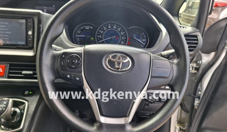 
								TOYOTA NOAH FF ( HYBRID- 7 SEATER ) full									