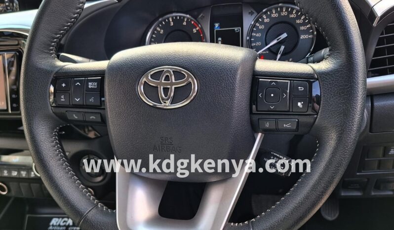
TOYOTA HILLUX PICK UP PART4WD DIESEL ( XGRADE ) full									