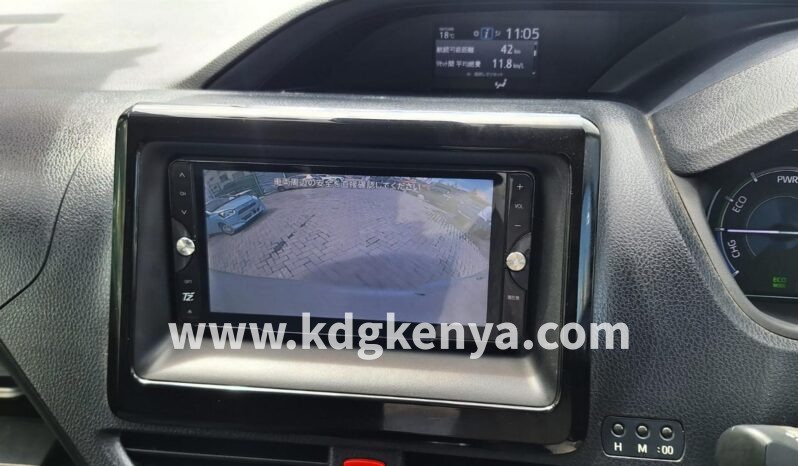 
								TOYOTA NOAH FF ( HYBRID- 7 SEATER ) full									