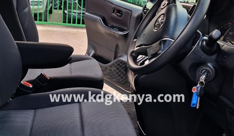 
TOYOTA NOAH  2WD ( X GRADE/ 7 SAETER ) full									