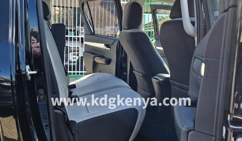 
TOYOTA HILLUX PICK UP PART4WD DIESEL ( XGRADE ) full									