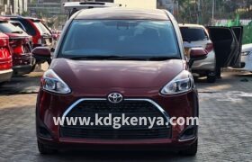TOYOTA SIENTA  ( XV PACKAGE FF 7 SEATER  )