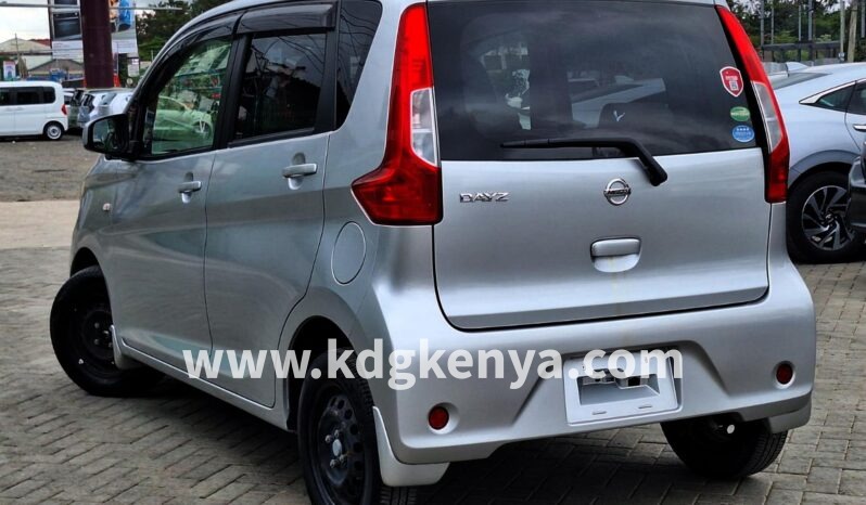 
NISSAN DAYZ FF ( J INTELLIGENT EMA-JENSI- BRAKE * LESS ) full									