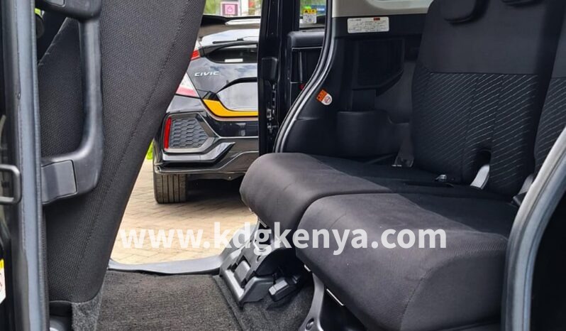 
TOYOTA ROOMY ( G GRADE ) full									
