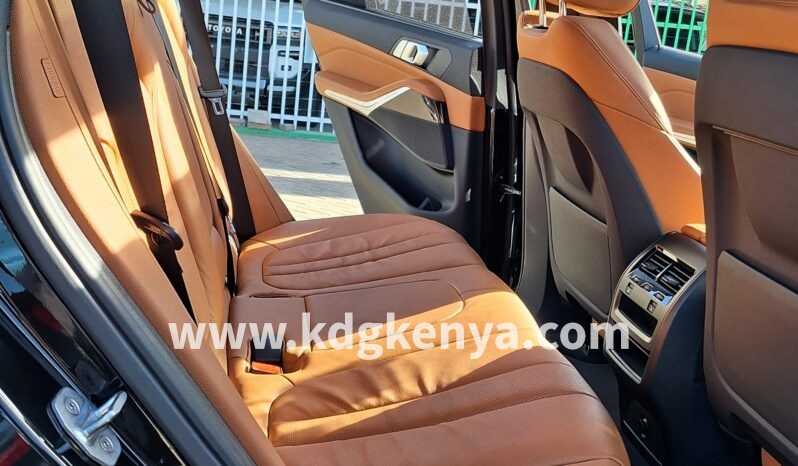 
								BMW (  X5  ) full									