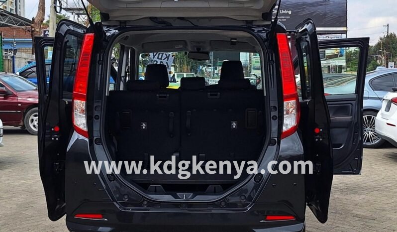 
TOYOTA ROOMY ( G GRADE ) full									