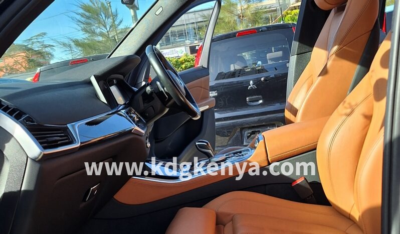 
								BMW (  X5  ) full									