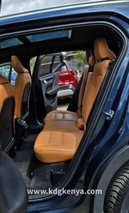 
										VOLVO XC40 ( T4 ) full									