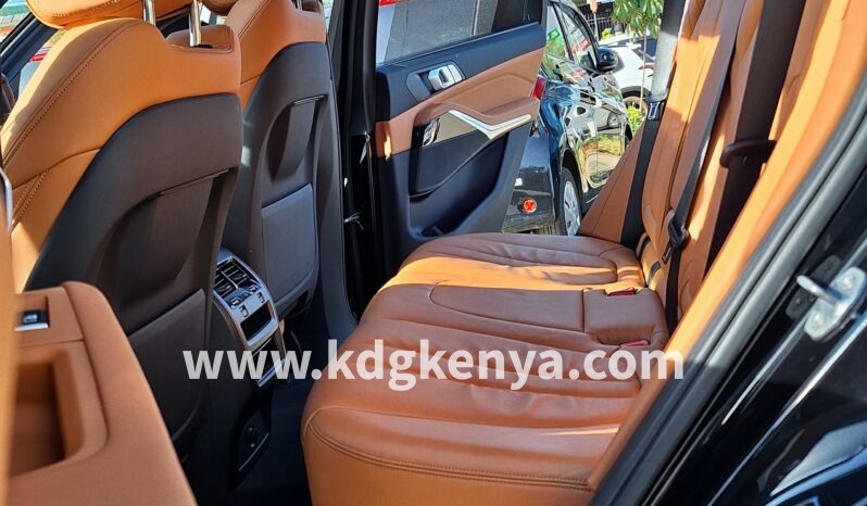 
								BMW (  X5  ) full									