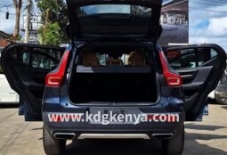 
										VOLVO XC40 ( T4 ) full									