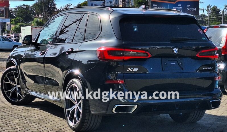 
								BMW (  X5  ) full									