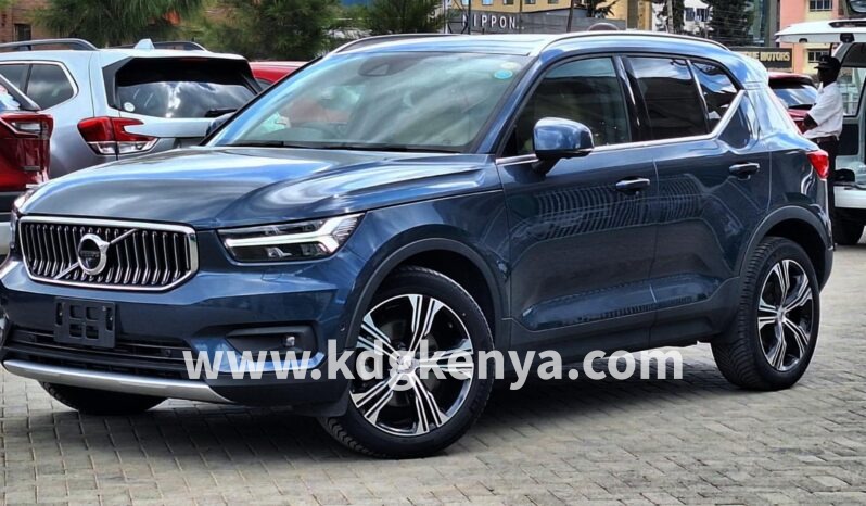 
								VOLVO XC40 ( T4 ) full									
