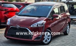 TOYOTA SIENTA  ( XV PACKAGE FF 7 SEATER  )
