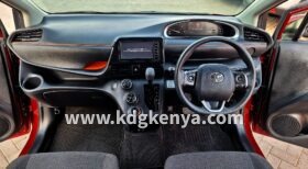TOYOTA SIENTA  ( XV PACKAGE FF 7 SEATER  )