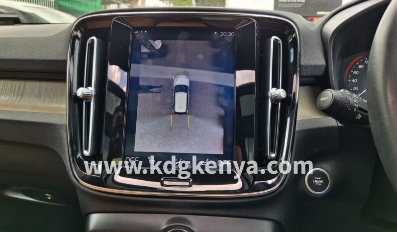 
								VOLVO XC40 ( T4 ) full									