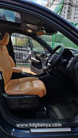 
										VOLVO XC40 ( T4 ) full									