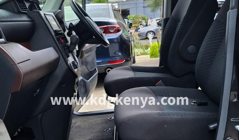 
TOYOTA ROOMY ( G GRADE ) full									