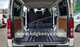 
										TOYOTA HIACE full									
