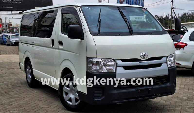 
								TOYOTA HIACE full									