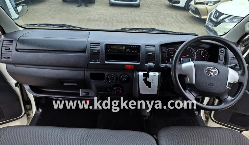 
								TOYOTA HIACE full									