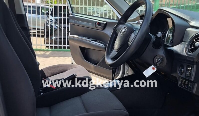 
								TOYOTA COROLLA AXIO ( 1.5X BUSINESS PACK ) full									