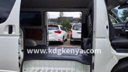 
										TOYOTA HIACE full									