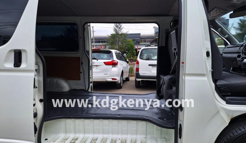 
								TOYOTA HIACE full									
