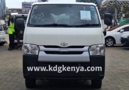 TOYOTA REGIUS ACE ( 4WD DX )