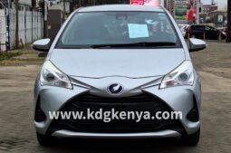TOYOTA VITZ ( HYBRID )