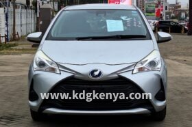 TOYOTA VITZ ( HYBRID )