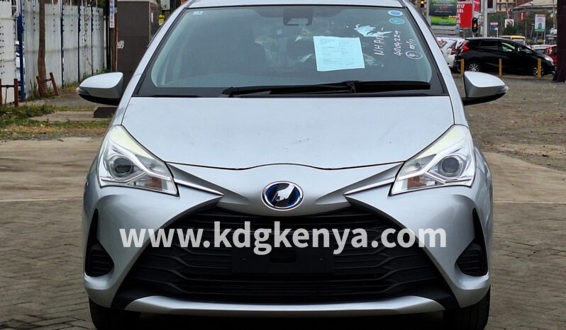 
								TOYOTA VITZ ( HYBRID ) full									
