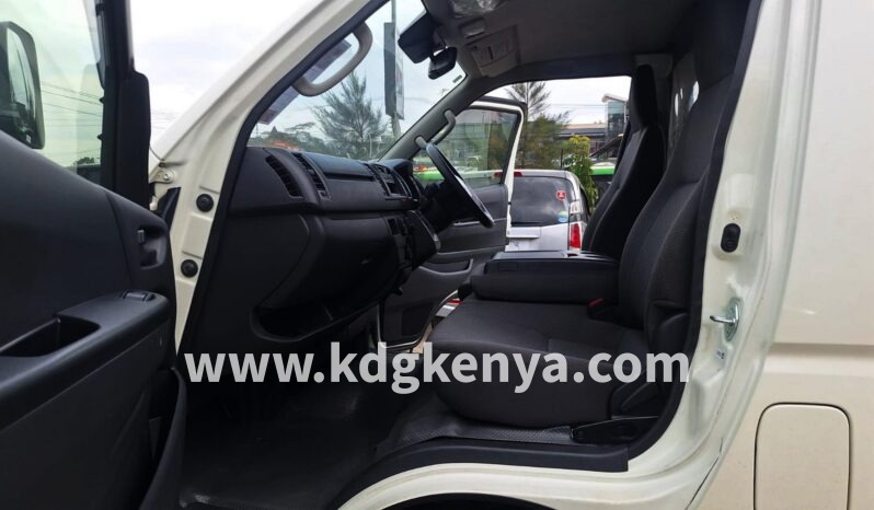 
								TOYOTA REGIUS ACE ( 4WD DX ) full									