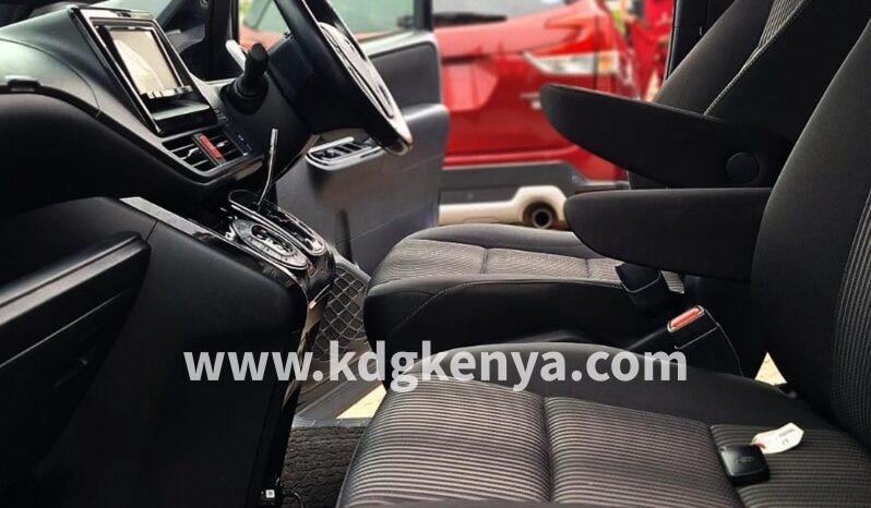 
								TOYOTA NOAH  ( G GRADE 2WD ) full									
