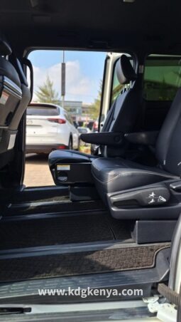 
										TOYOTA ESQUIRE full									