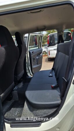
										TOYOTA SUCCEED VAN full									